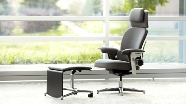 bequemer-Bürostuhl-elegantes-Modell-Büromöbel-in-Schwarz