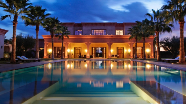 erstaunliche-luxus-häuser-mit-pool-für-einen-unvergesslichen-urlaub-