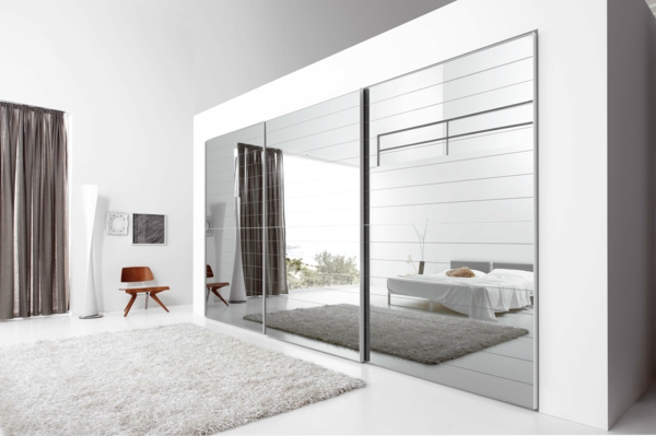 fantastischer-Kleiderschrank-Schiebetüren-Spiegel-modernes-Interior-Design-Wohnideen