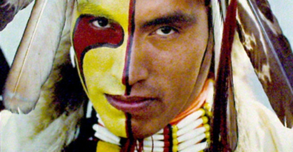 indianer-schminken-für-männer-die-hälfte-des-gesichts-bemalen