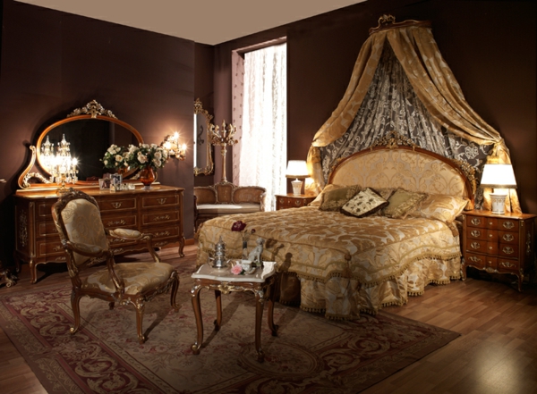 italienische-schlafzimmer-bett-mit-gardinen