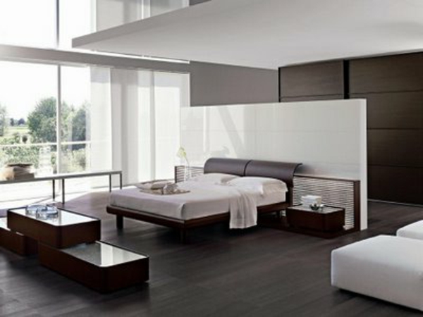 italienische-schlafzimmer-eine-schöne-weiße-trennwand