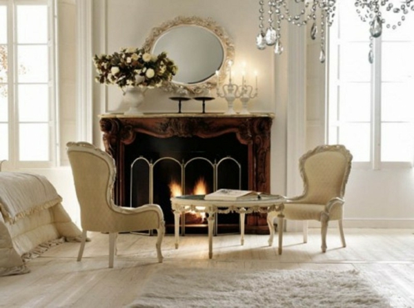 italienische-schlafzimmer-mit-eleganten-weißen-stühlen