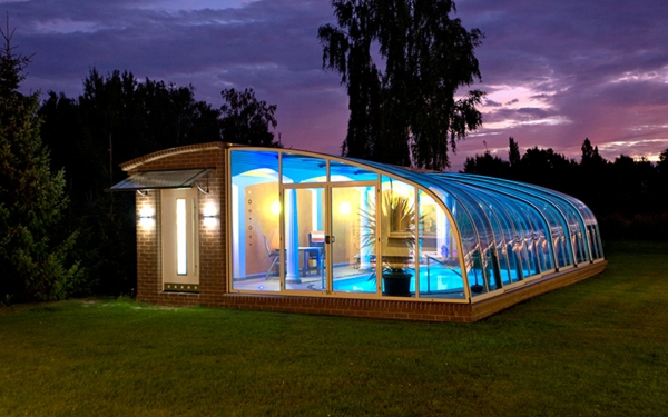 moderne--elegante-Poolüberdachungen-mit-schönem-Design