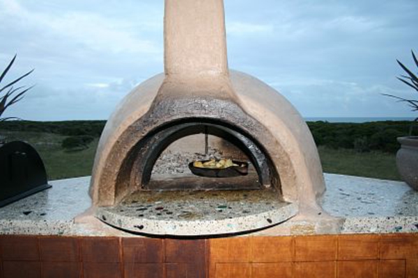 moderne außengestaltung - stein-pizzaofen