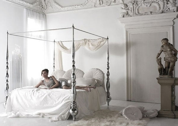 romantisches-schlafzimmer-design-eine-schöne-frau-liegt-auf-dem-bett