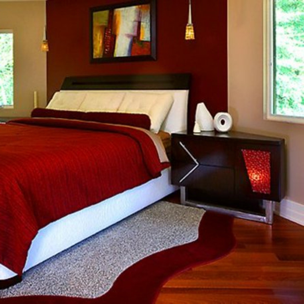 romantisches-schlafzimmer-design-nachttisch-neben-dem-modernen-bett
