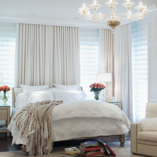 romantisches-schlafzimmer-design-weißes-bequemes-bett