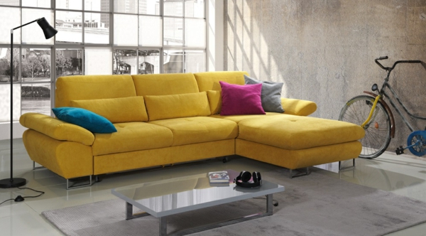 super-bequeme-couch-gelb-schöne-einrichtungsideen-für-das-wohnzimmer