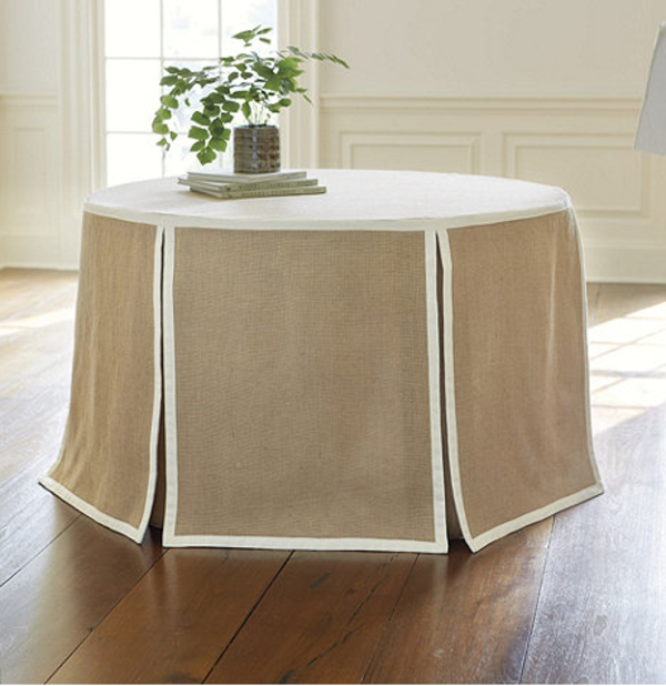 Tischdecke mit runder form - weiße und taupe farbe