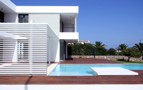 eine-moderne-und-luxuriöse-architektur-ferienwohnung--mit-pool