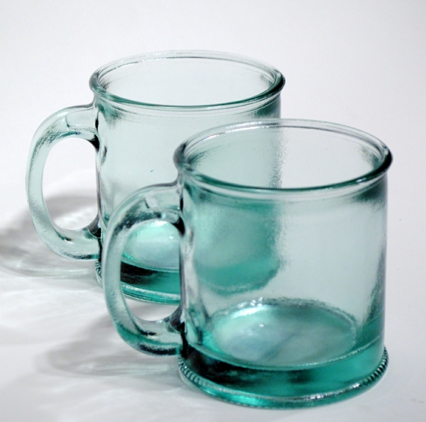 einfach-gestaltete-teetassen-aus-glas-ein sehr schönes und interessantes bild