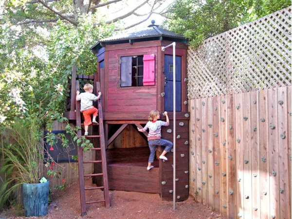 gartenhaus-kletterwand-zum-spielen-ein-platz-für-die-kinder