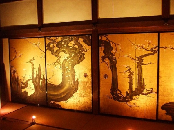 japanische-schiebetüren-drächemotive- ein sehr schönes und cooles bild