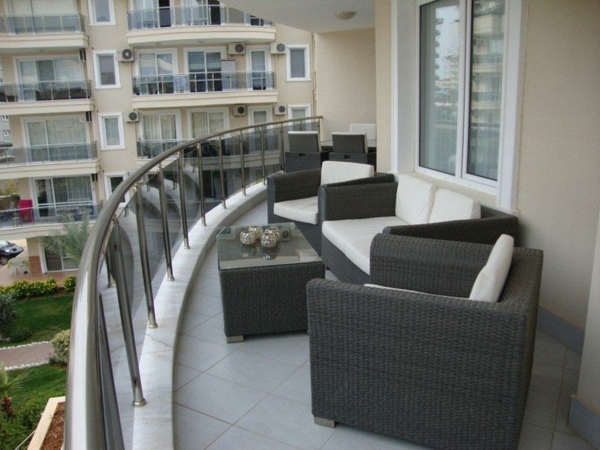 moderne-balkonmöbel-rattan-balkon-ideen-für-draußen-balkon-gestaltung