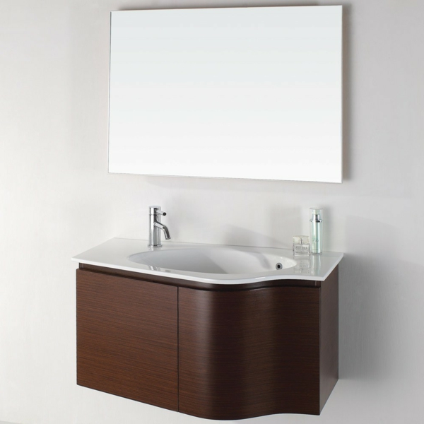 badezimmer-hölzerne-möbel-großer-spiegel