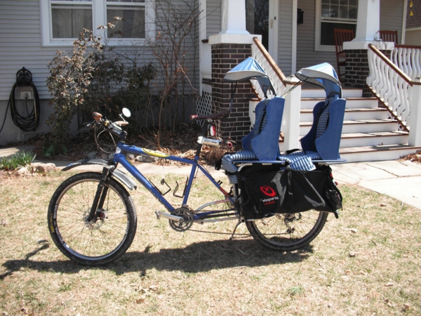 doppelter-kinder- fahrradsitz-cooles-design-fahrrad-kindersitz