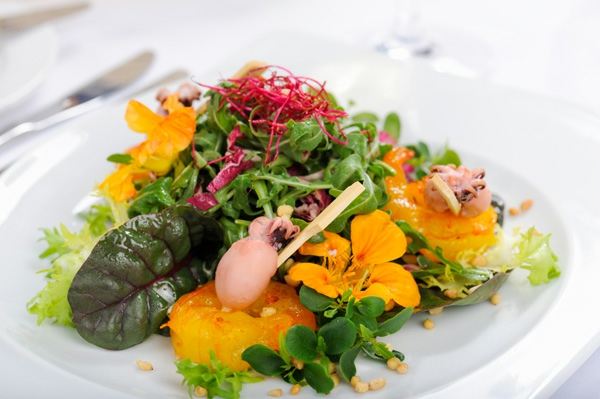 how-to-use-edible-flowers-shrimp-salad