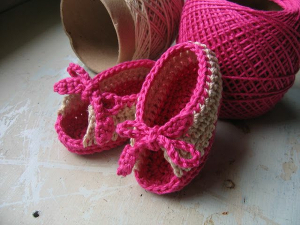 häkeln-für-baby-häkeln-babyschuhe-mit-wunderschönem-design-in-rosa