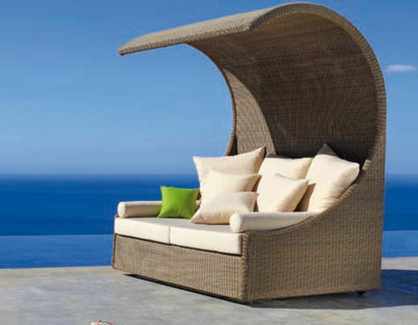 interessante-moderne-schöne-korbmöbel-attraktives-sofa
