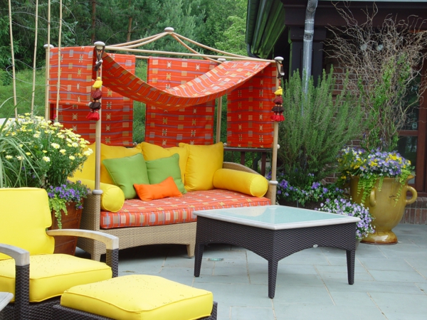 outdoor-stoffe-gelbe-schöne-sofas