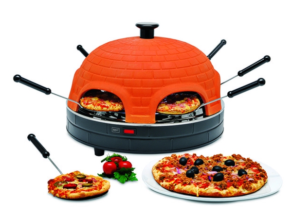 sehr-schön-gemachter-und-funktionell-gestalteter-pizzaofen-tisch-orange-farbe-weißer-hintergrund