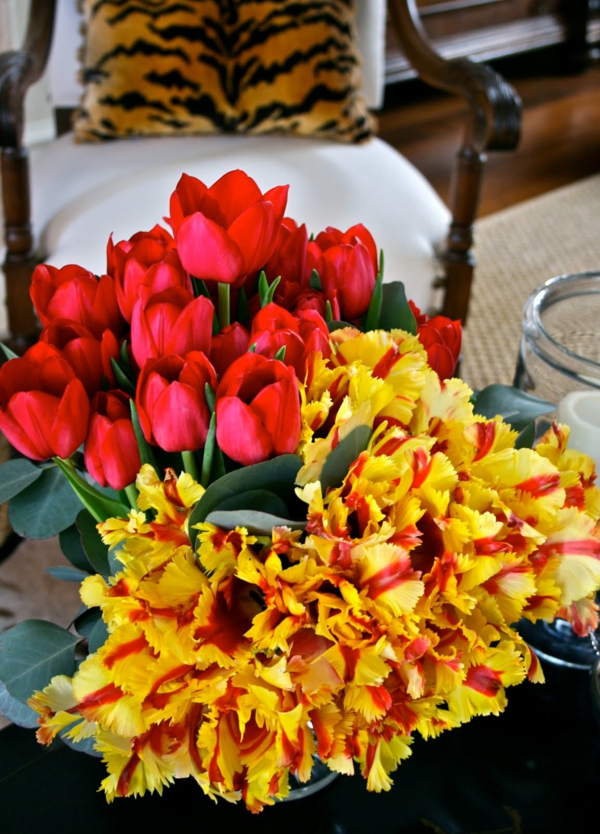 sehr-süße-und-schöne-französische-tulpen-in-zwei-farbschemen