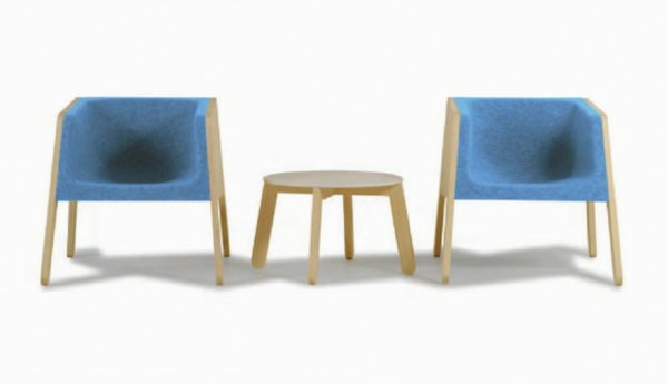skandinavisches-möbel-zwei-blaue-stühle