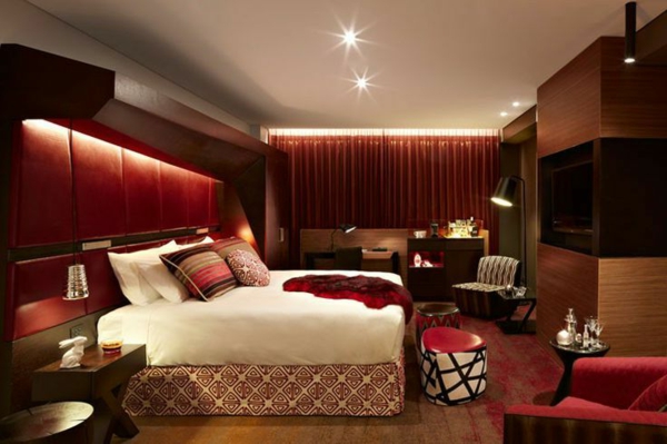 trend  farbe-marsala-luxuriöses-schlafzimmer-ein sehr schönes und süßes bild