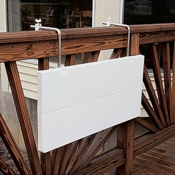 wunderschöner-modern-aussehender-tisch-für-balkon-sehr-praktisches-weißes-design