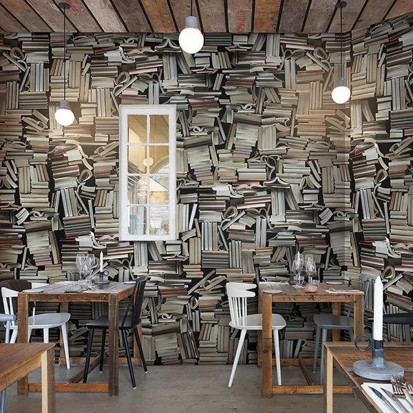 Fototapete-Bücherwand-im-Restaurant-resized
