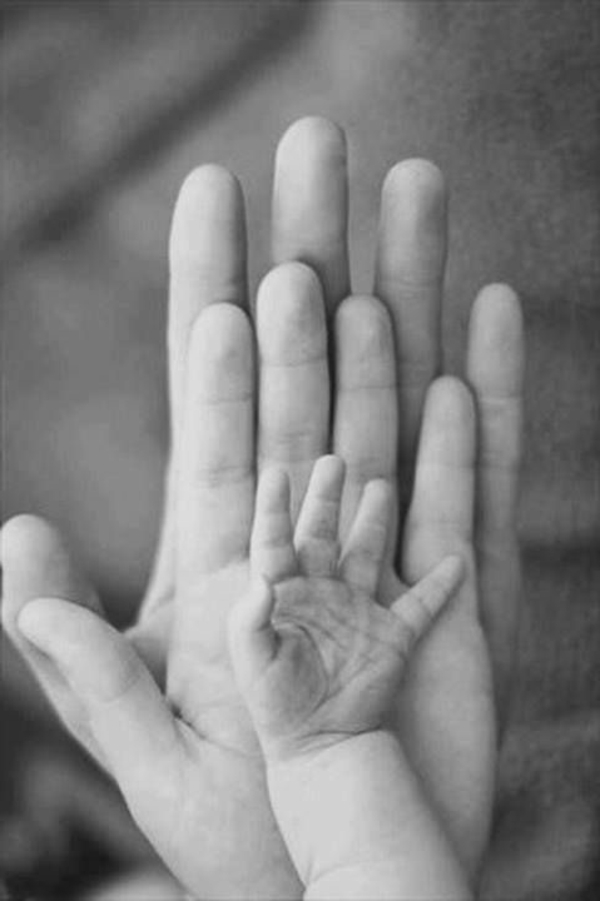 baby-und-familie-drei-hände