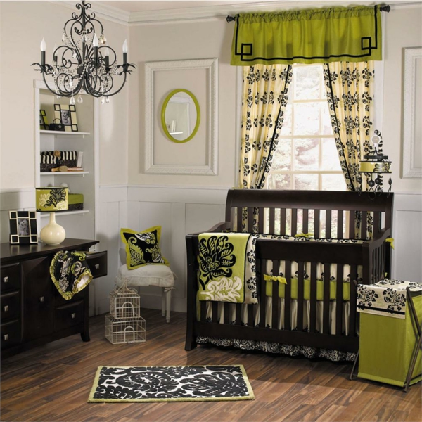 babyzimmer-junge-schöne-grüne-gardinen