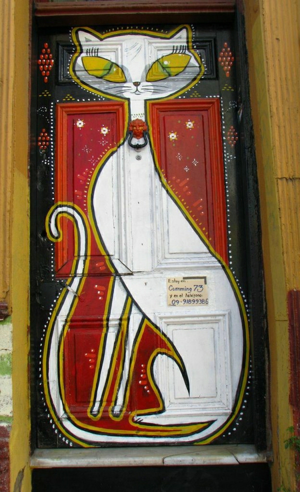 bemalte-wohnungstüren-eingangstüren-madeira-portugal-katze