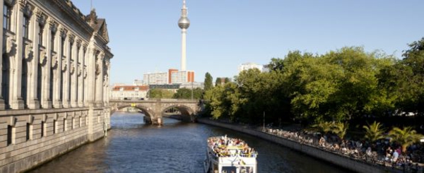 berlin-in-frühling-wunderschönes-atemberaubendes-bild