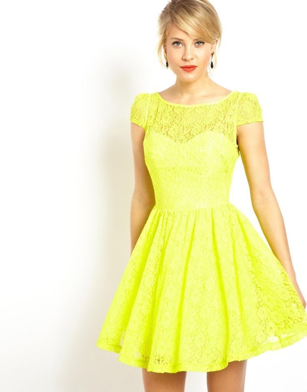 Gelbes Kleid - die Trendfarbe 2015 ist Gelb! - Archzine.net