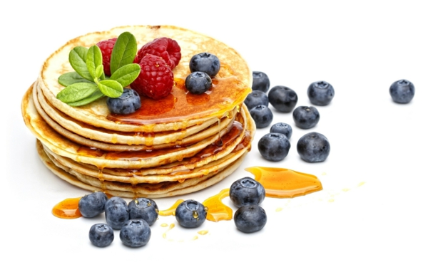 himbeere-blaubeere-frühstücksbuffet-ideen-pfannkuchen-ideen-zum-frühstück