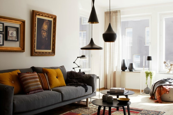 interessante-deckenleuchten-für-wohnzimmer-dunkles-schönes-sofa