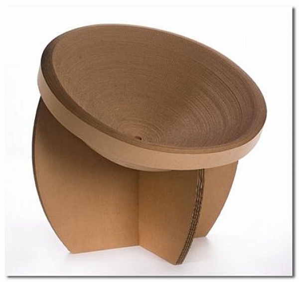 kreativ-gestalteter-stuhl-karton-pappe-pappe-möbel-sofa-aus-pappe-