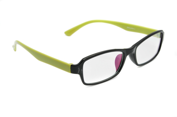 -modische-brillen-trendige-brille-günstig-brille-putzen