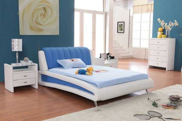 originelle-schlafzimmer-ideen-blau-und-weiß-kombinieren