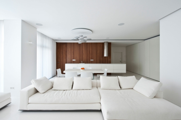 weißes-interieur-cooles-modell-vom-sofa