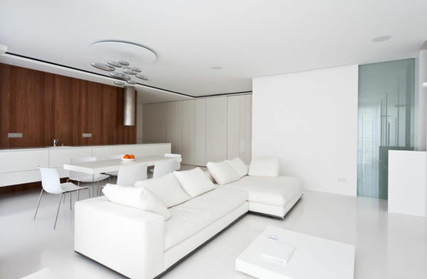 weißes-interieur-super-schönes-sofa