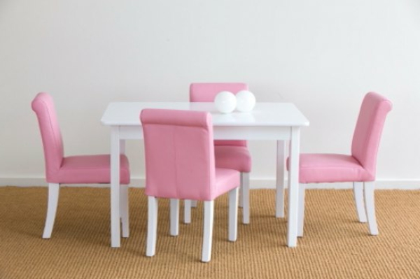 weißer-tisch-für-kinder-und-kleine-süße-rosige-möbel