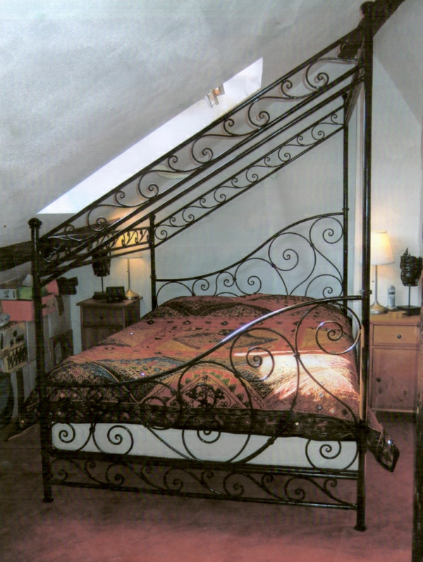 Bett-Dachschräge-Indien-Stil