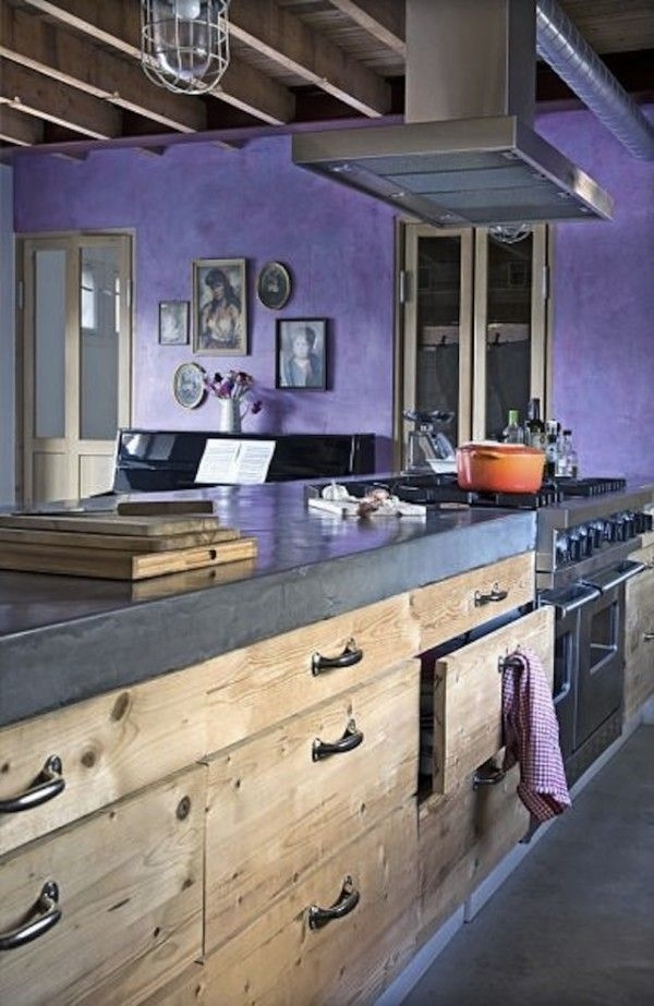 Ikea-Küche-rustikal-lila-Wand