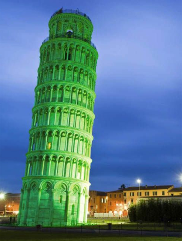 Pisa-Turm-grün-St-Patrick's-Day