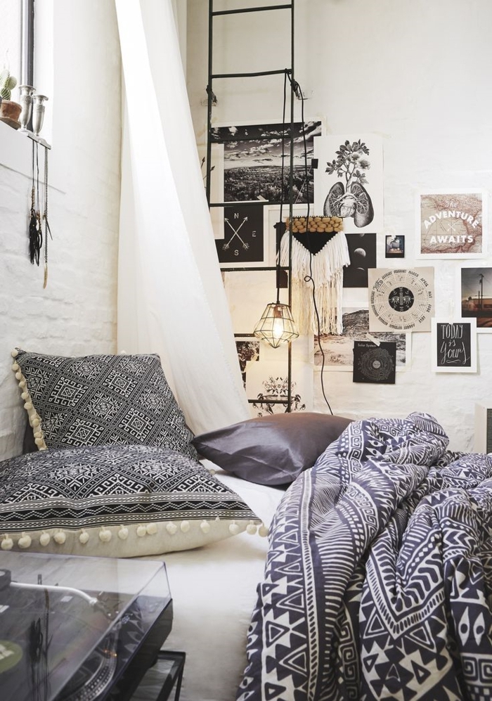 Schlafzimmer-Ideen-in-Schwarz-und-Weiß-Boho-Einrichtung-Posters