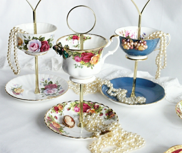 Schmuckständer-Schmuck-Porzellan-Kaffeetassen-Perlen-Rosen-Dekoration