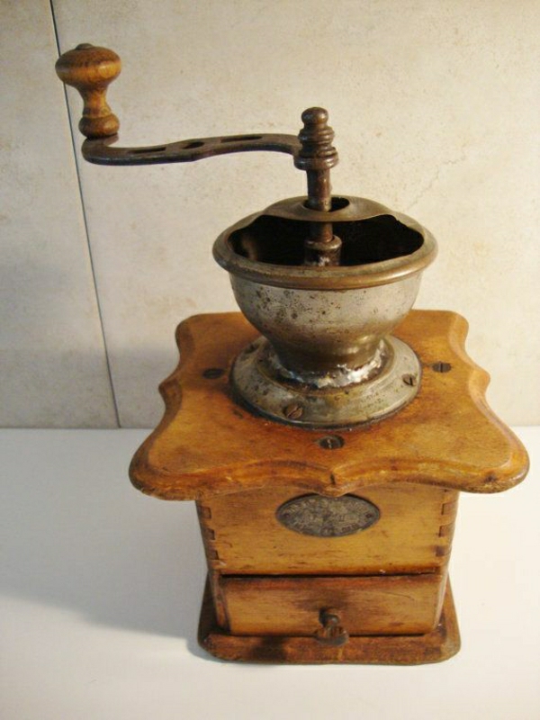 antike-deutsche-Kaffee-Mühle